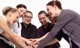 六叔团队爆料视频播放,爆款视频幕后制作全过程