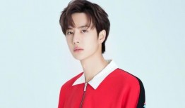 王一博爆料两段恋情视频