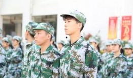 最新军训爆料文案怎么写,严酷训练背后的青春故事